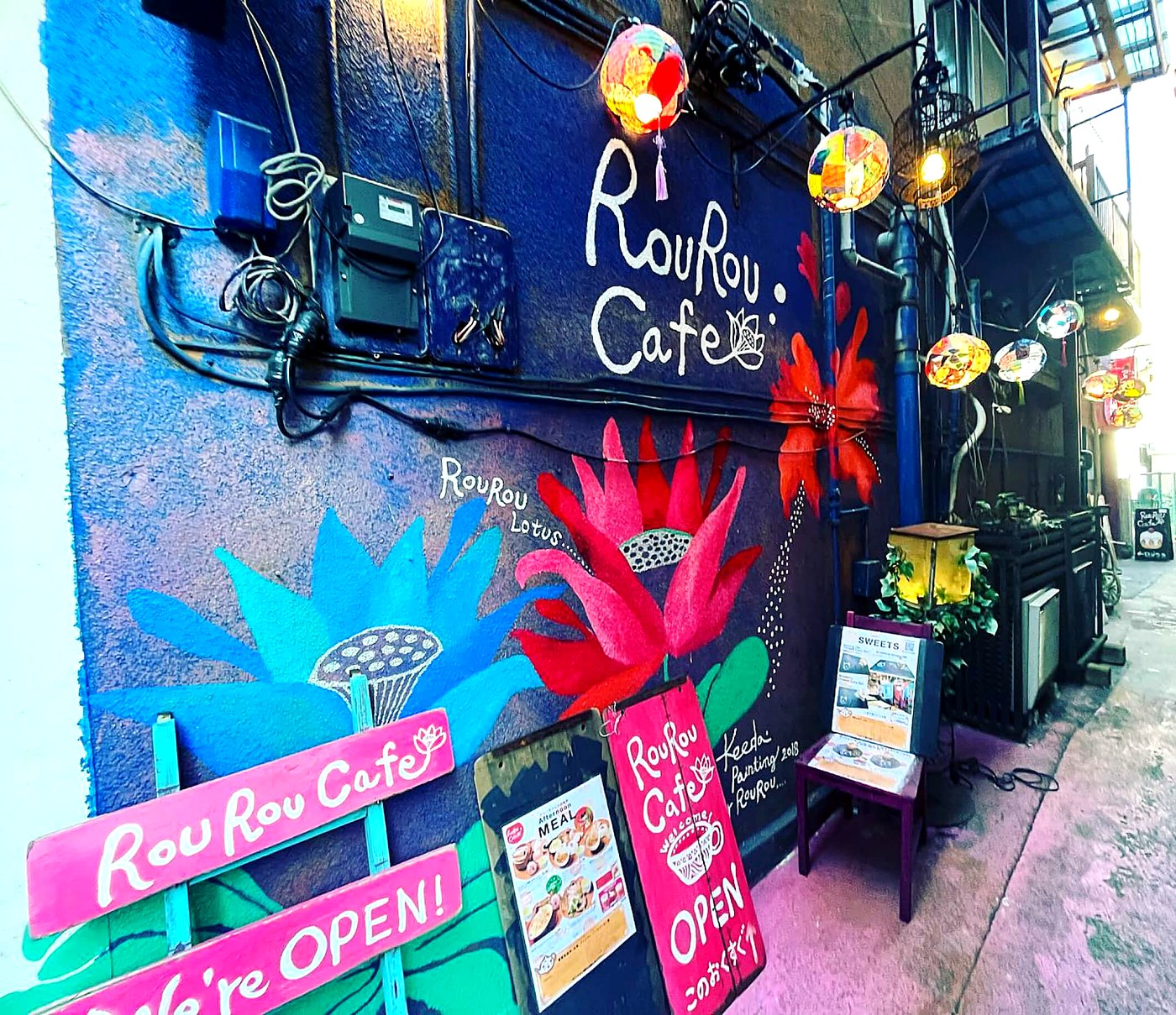 ROUROU Cafeの店頭